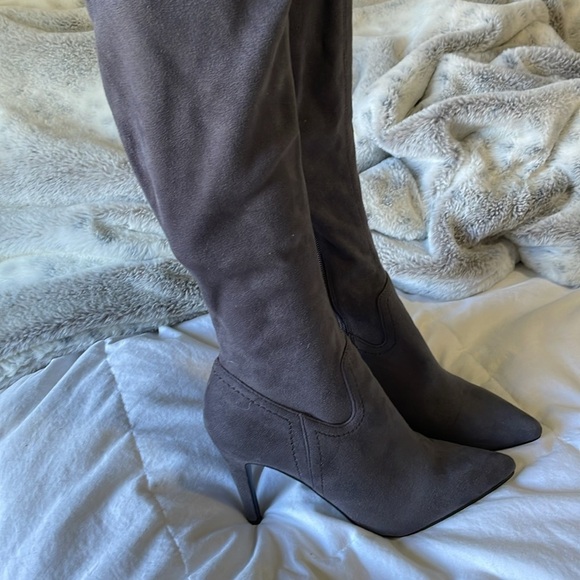 Le Chateau Gray Faux Suede Over the Knee Boots with Stiletto Heel Size 38 - Picture 4 of 16